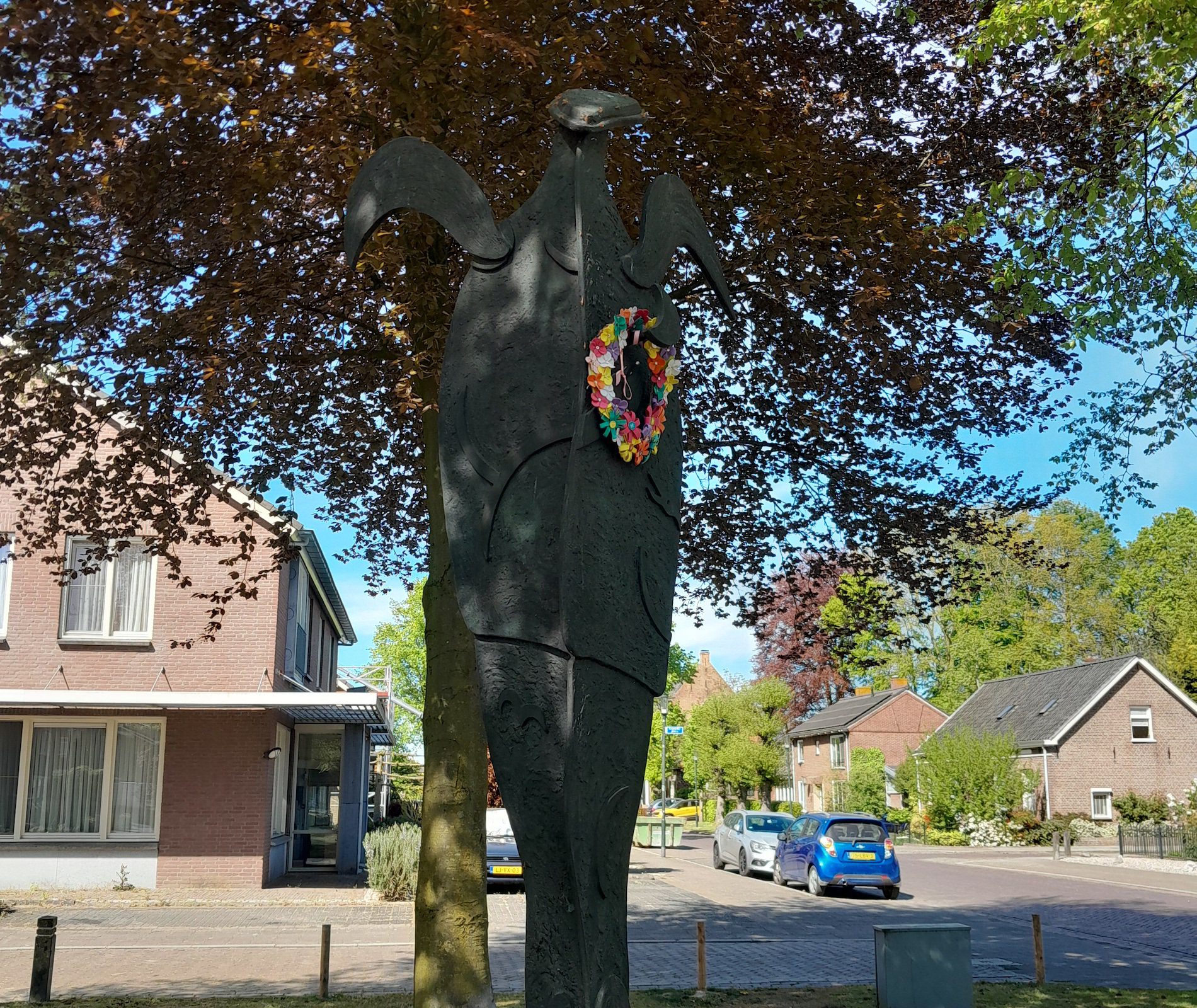 F Monument De Beschermengel foto 1 monument de beschermengel
