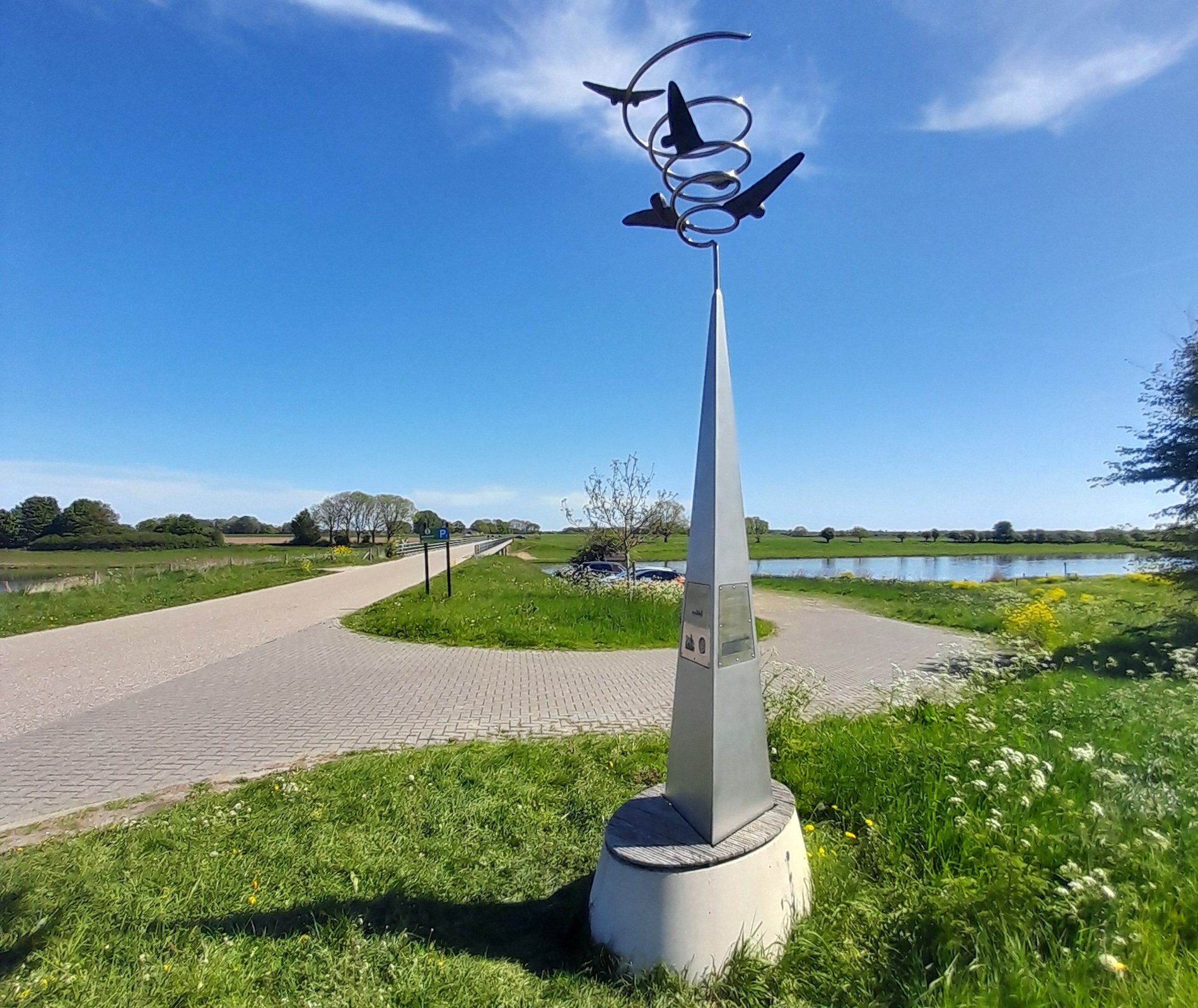 Liberation-fietsroute-Brabant-vliegveld-Keent-gallerij vliegveld keent